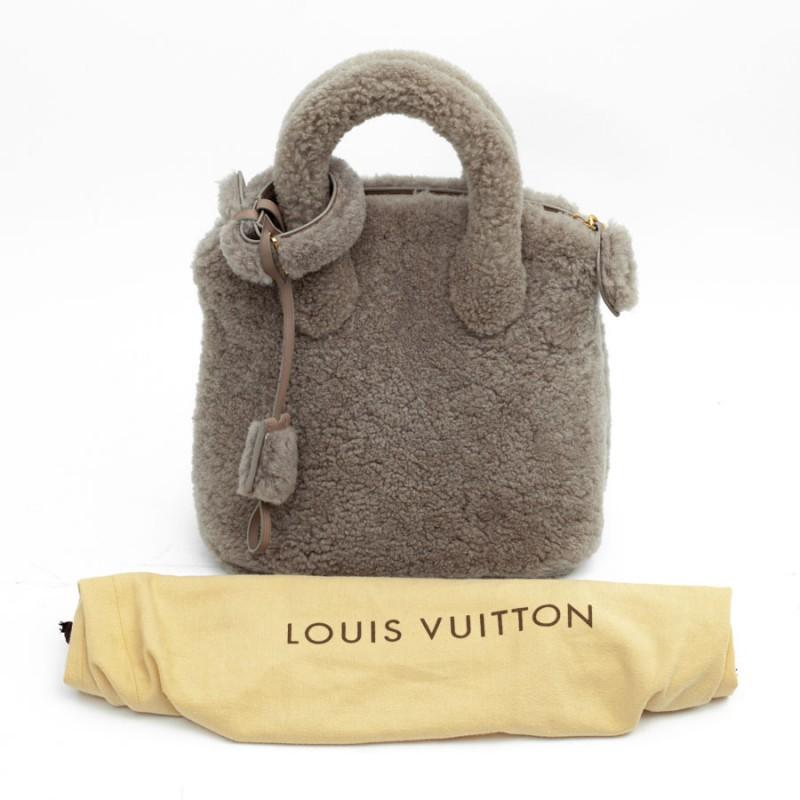 louis vuitton lock it