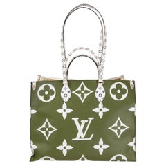 Louis Vuitton - Sac fourre-tout vert à motif géant inversé avec monogramme, 2019