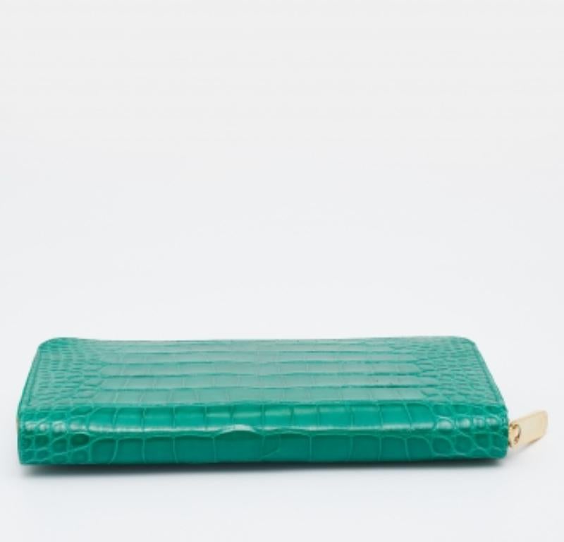 Louis Vuitton Green Alligator Leather Zippy Wallet For Sale 4