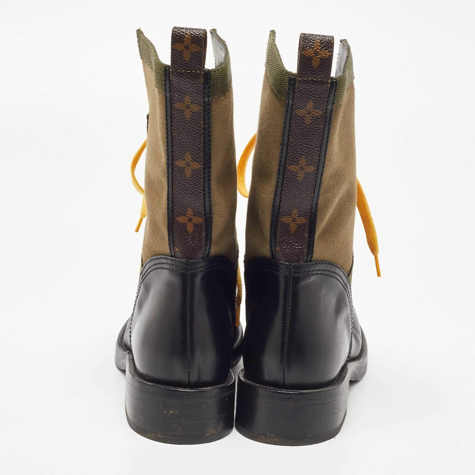 Louis Vuitton Green/Black Canvas and Leather Midcalf Boots Size 38.5 In Excellent Condition For Sale In Dubai, Al Qouz 2