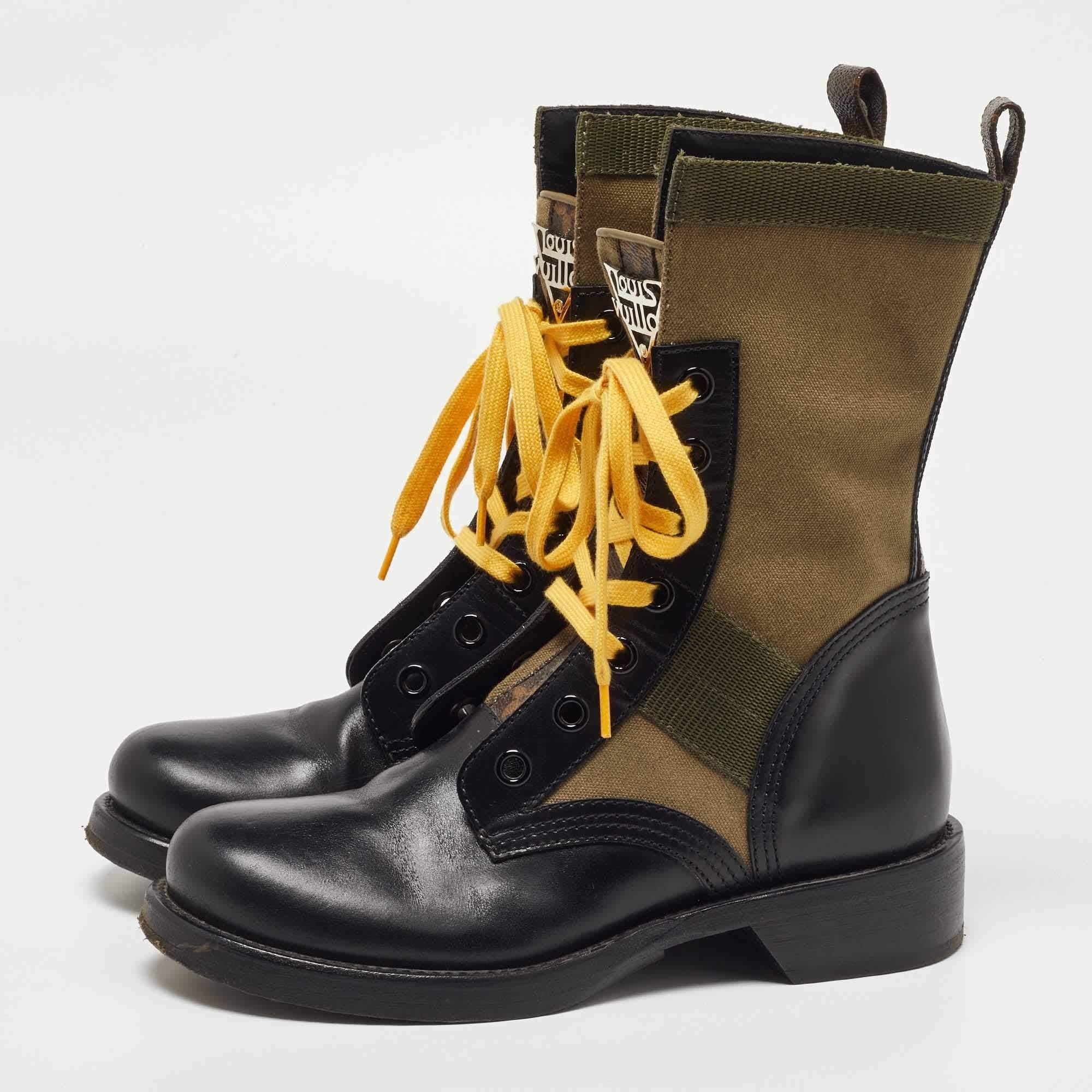 Louis Vuitton Green/Black Canvas and Leather Midcalf Boots Size 38.5 In Excellent Condition For Sale In Dubai, Al Qouz 2
