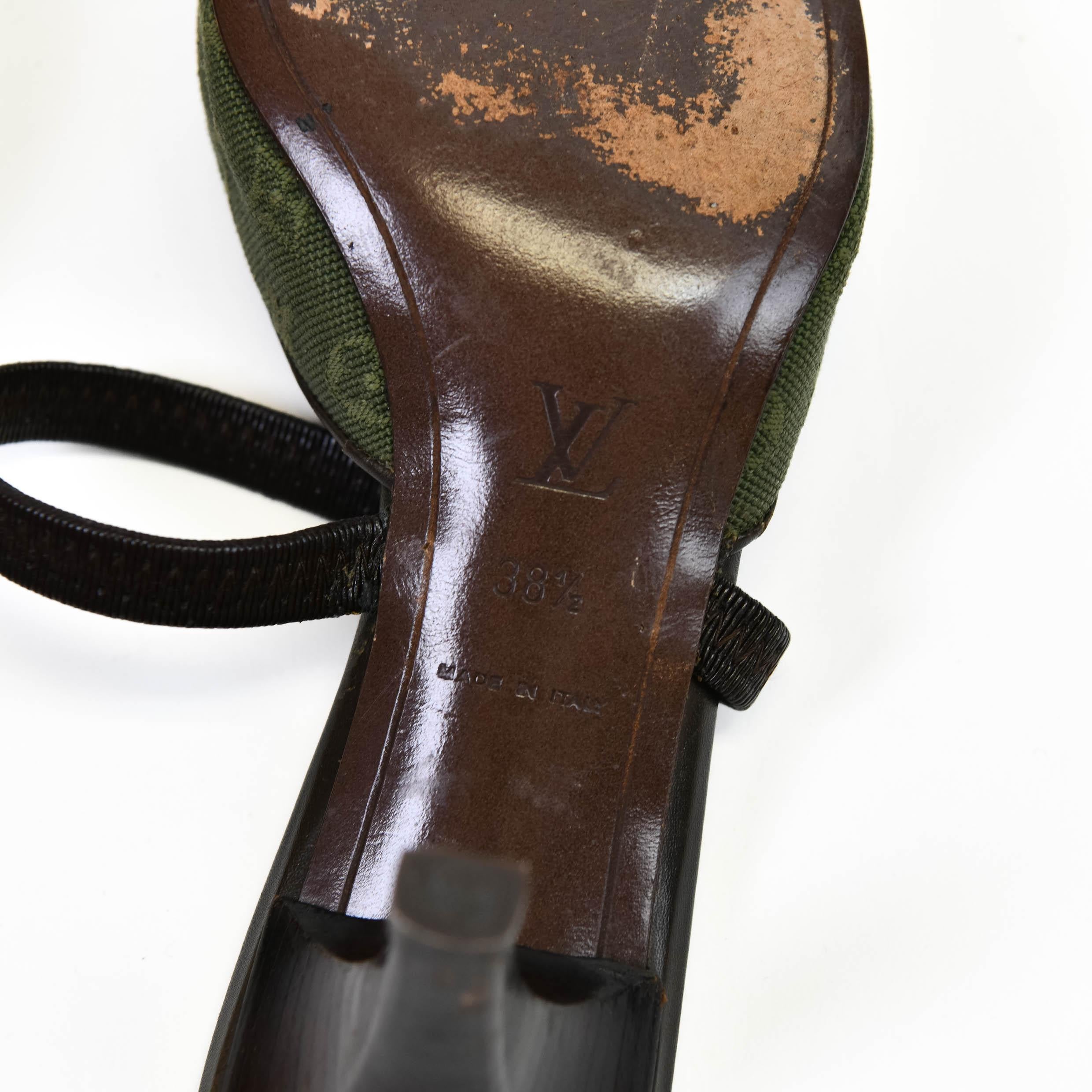 Louis Vuitton Bombas de lona y piel verde/marrón con monograma Mini Lin 38,5 en Bueno Estado en Corona Del Mar, CA