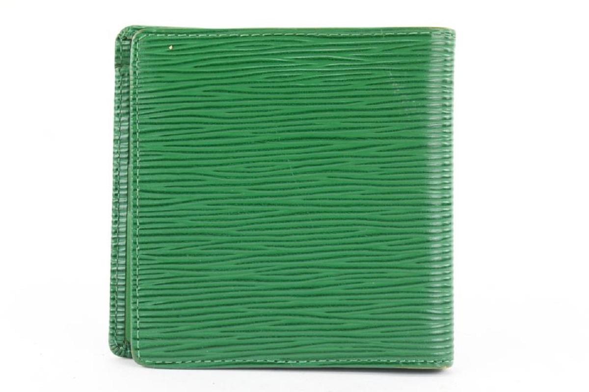 Women's Louis Vuitton Green Epi Leather Borneo Men's Bifold Wallet Slender Multiple