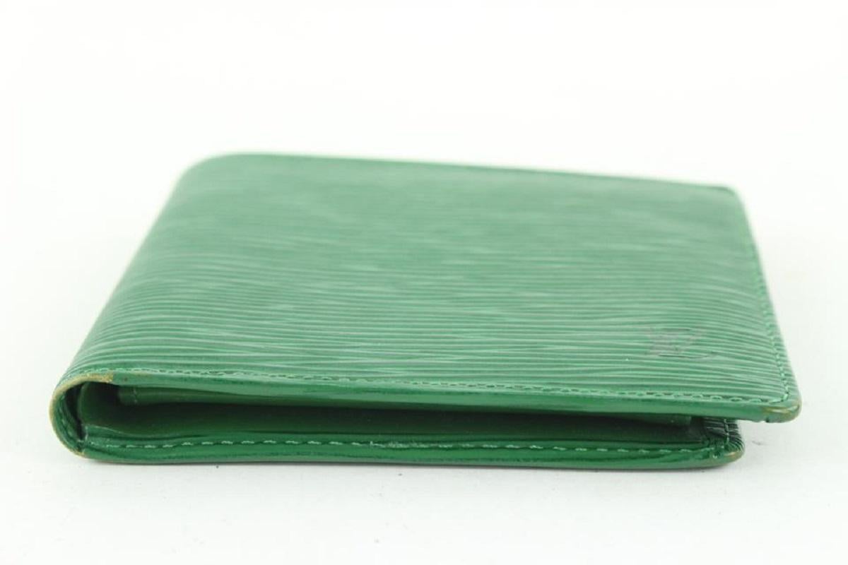 Louis Vuitton Green Epi Leather Borneo Men's Bifold Wallet Slender Multiple 1