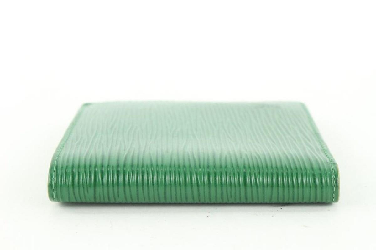 Louis Vuitton Green Epi Leather Borneo Men's Bifold Wallet Slender Multiple 2