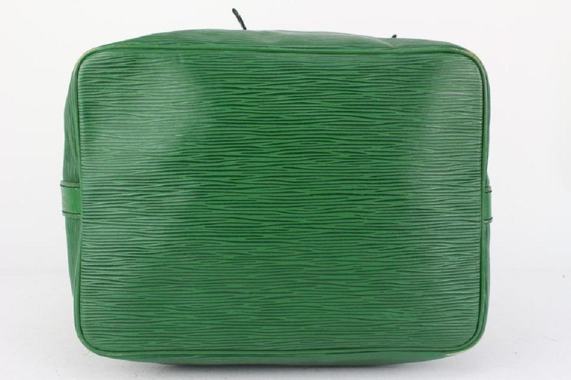 Louis Vuitton Green Epi Leather Borneo Petit Noe Drawstring Bucket Hobo 820lv82 For Sale 2