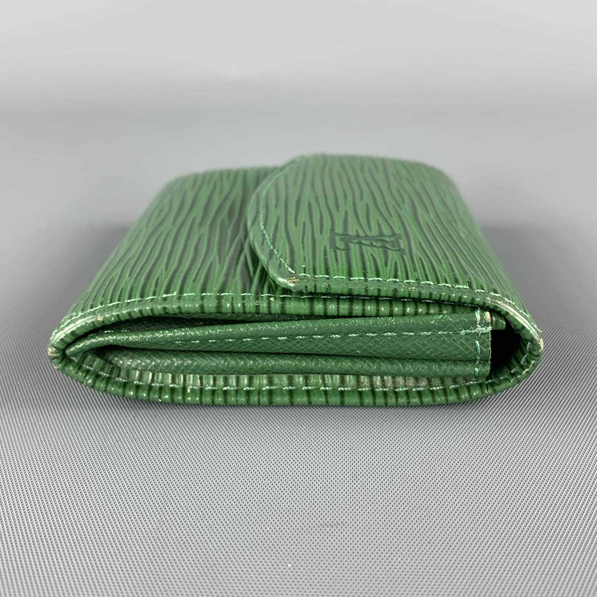 louis vuitton green wallet