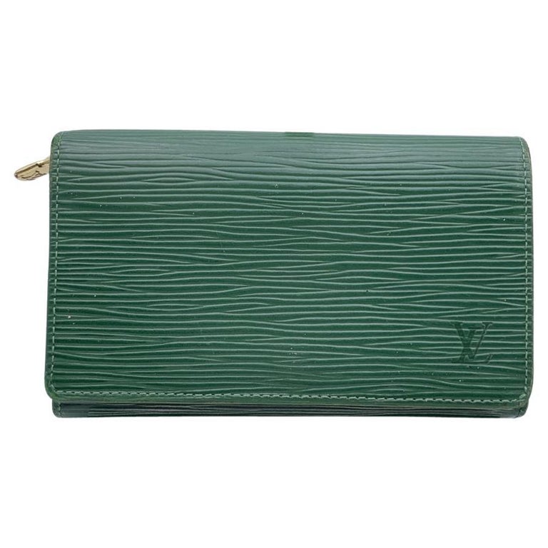 Louis Vuitton Green Epi Leather Porte-Monnaie Tresor Wallet For Sale at  1stDibs