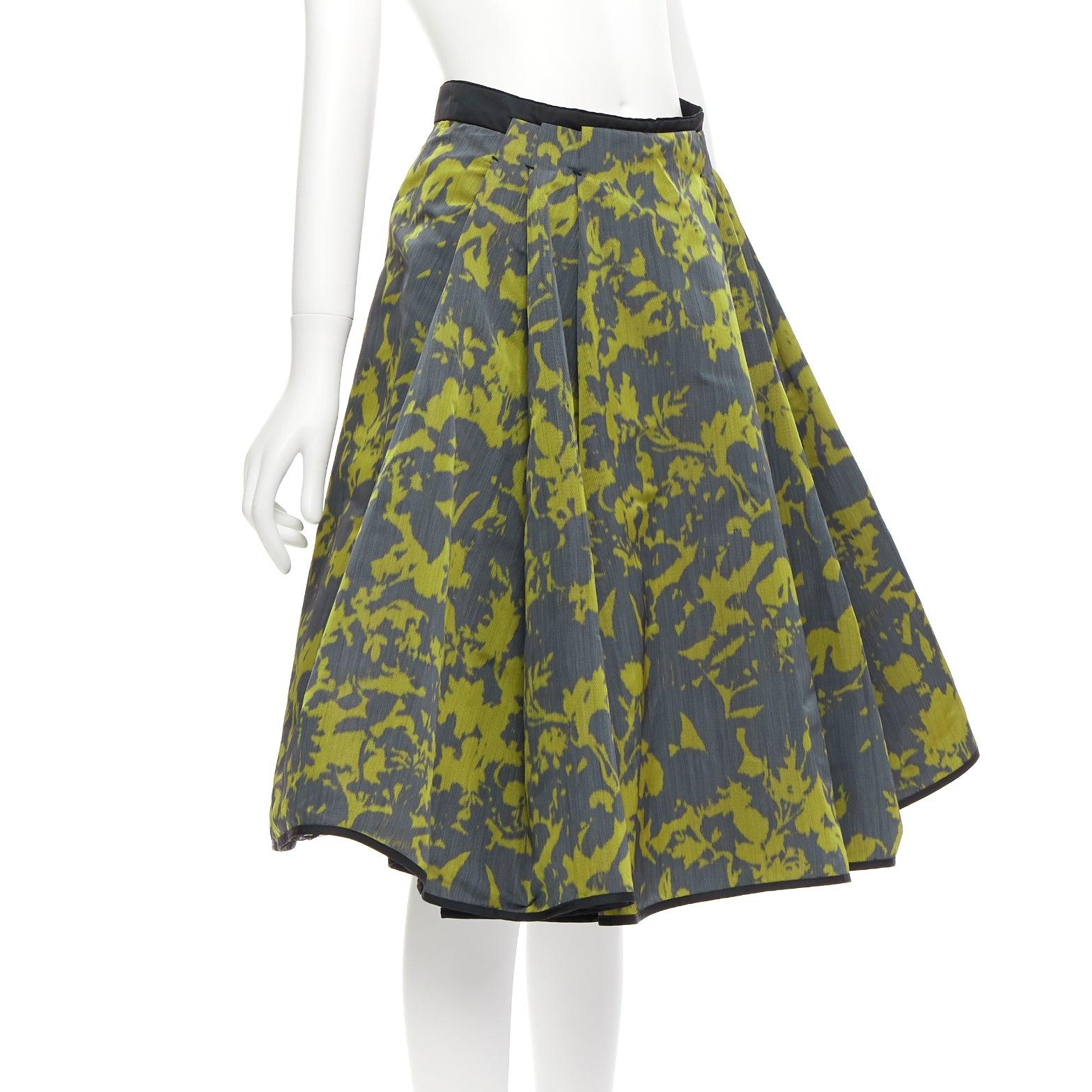 Gray LOUIS VUITTON green floral jacquard velvet trim LV zip flared skirt For Sale