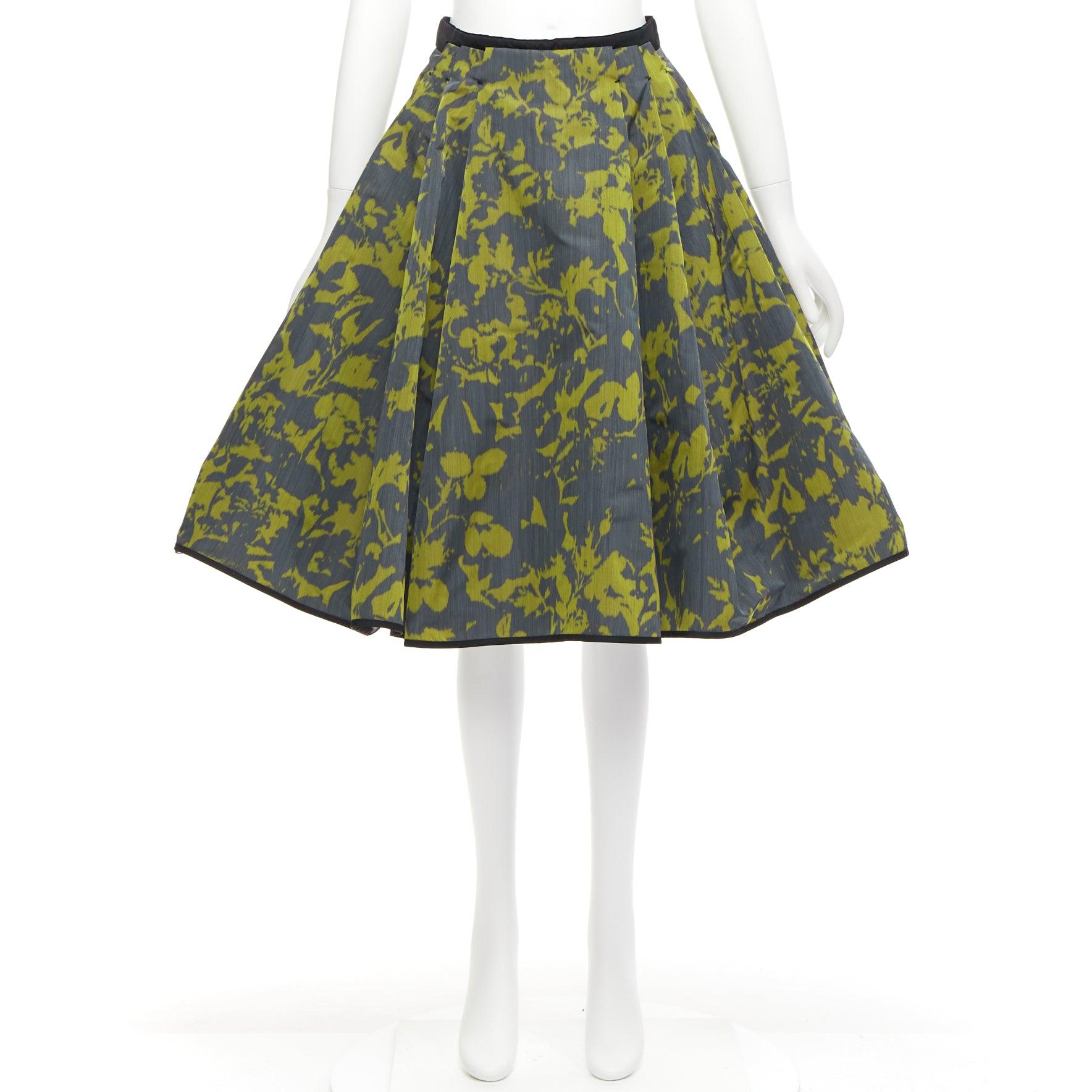 LOUIS VUITTON gonna svasata con zip LV in jacquard floreale verde con finiture in velluto in vendita 3