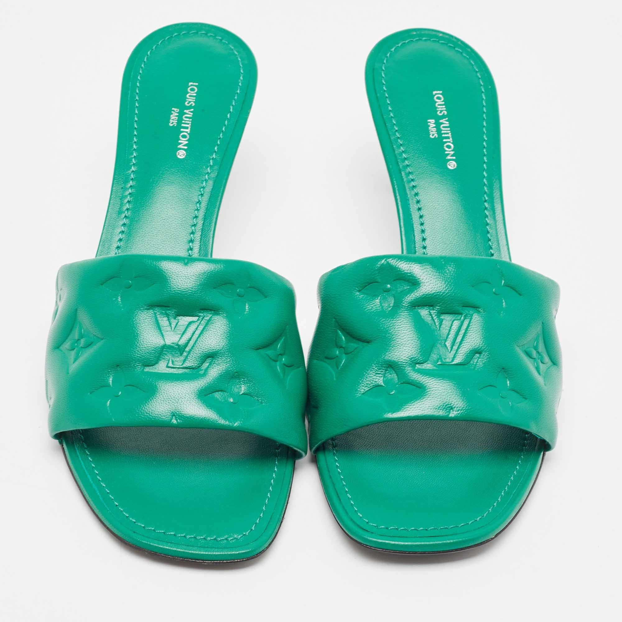 A perfect blend of luxury, style, and comfort, these designer slides are made using quality materials and frame your feet in the most practical way. They can be paired with a host of outfits from your wardrobe.

Includes: Original Dustbag, Original