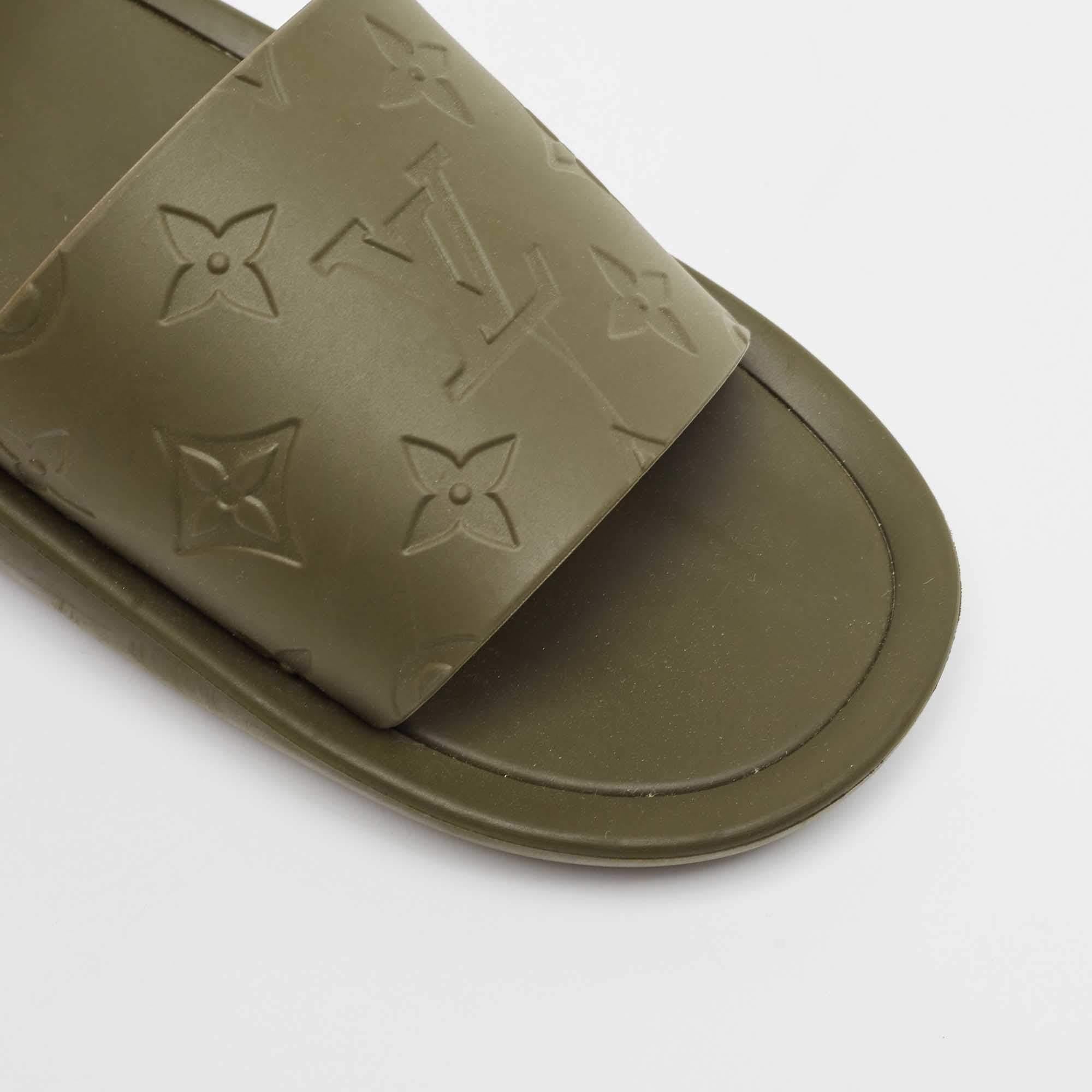 Louis Vuitton Green Monogram Rubber Sunbath Mules Size 36 For Sale 1
