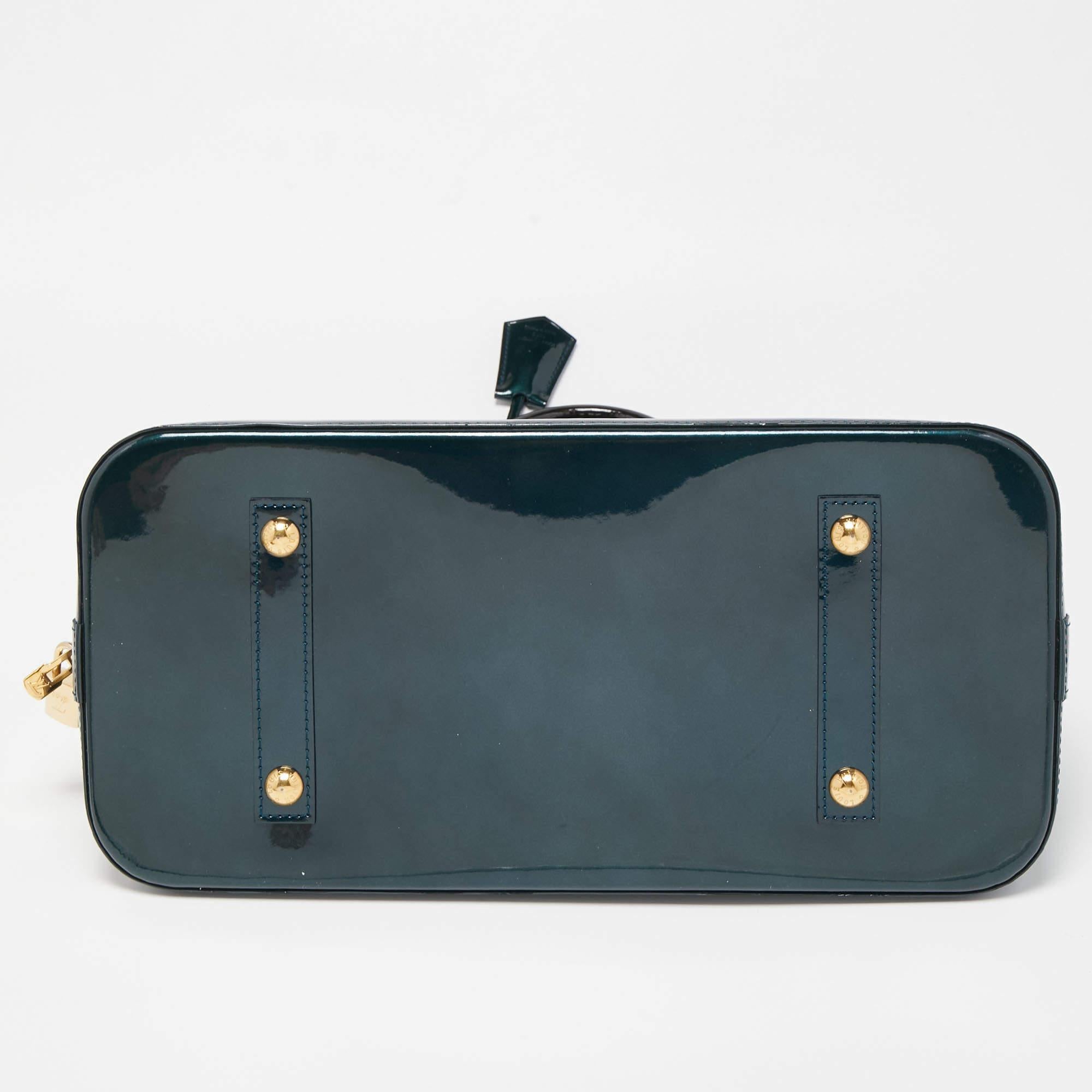 Louis Vuitton - Sac vert « Vernis Alma GM » monogrammé Bon état à Dubai, Al Qouz 2