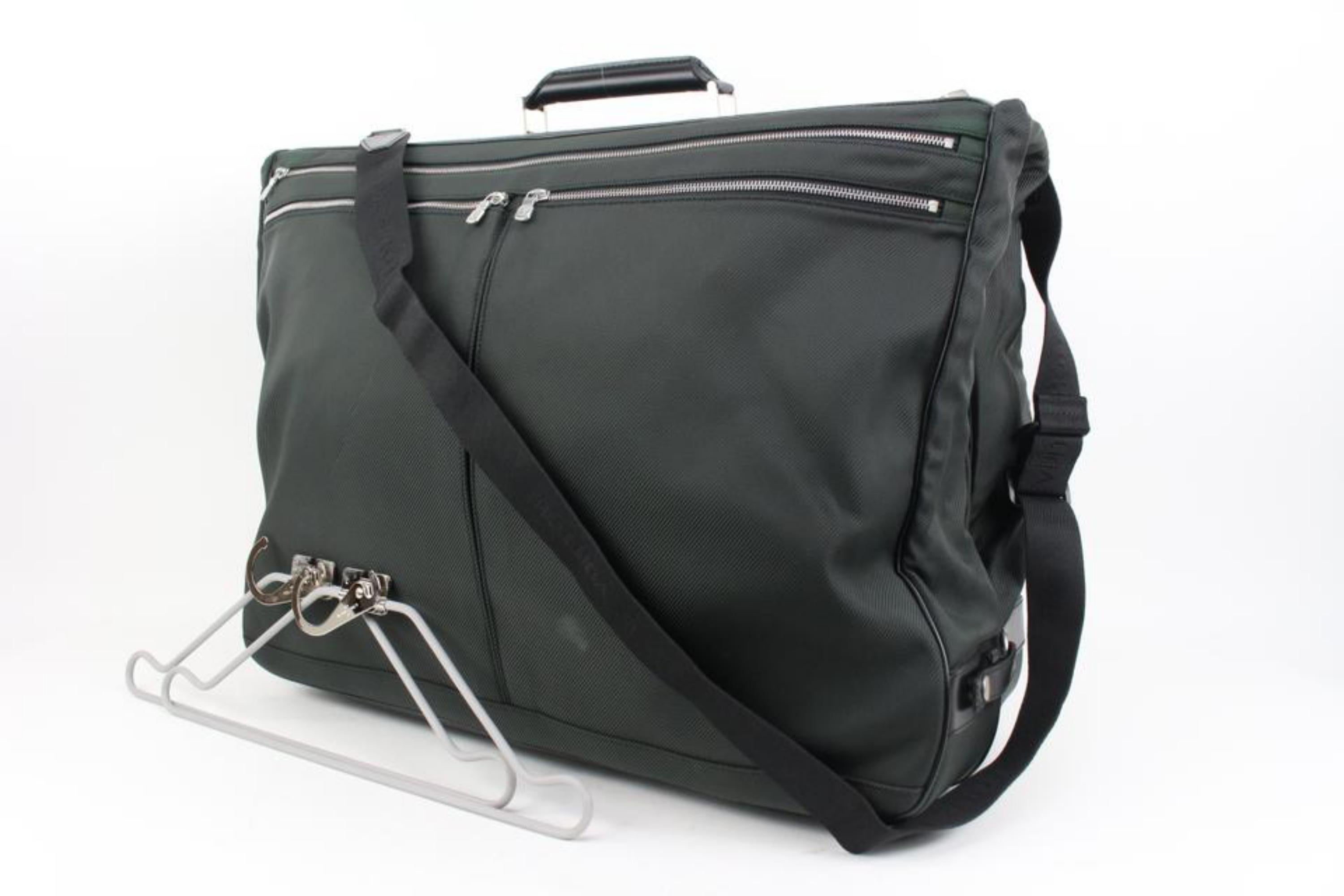 Louis Vuitton Green Nylon x Taiga Leather Santore Ardoise Garment Travel Bag 46lk42
Date Code/Serial Number: BA0098
Made In: France
Measurements: Length:  23