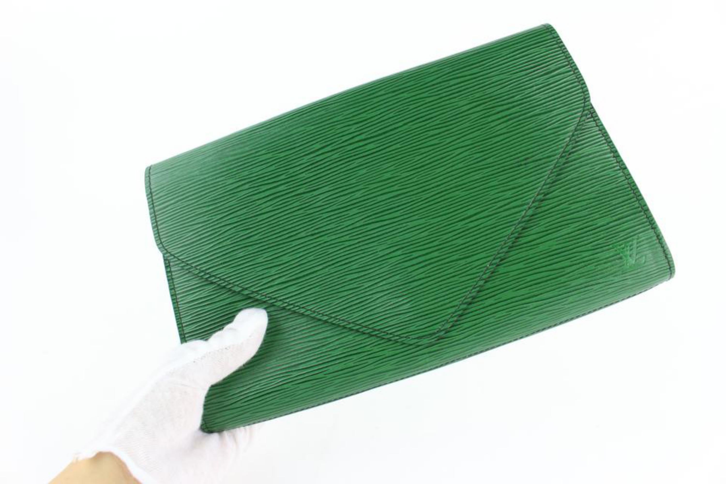 Louis Vuitton Green Pochette Clutch Epi Borneo Art Deco Envelope 18lz1106 Wallet For Sale 6