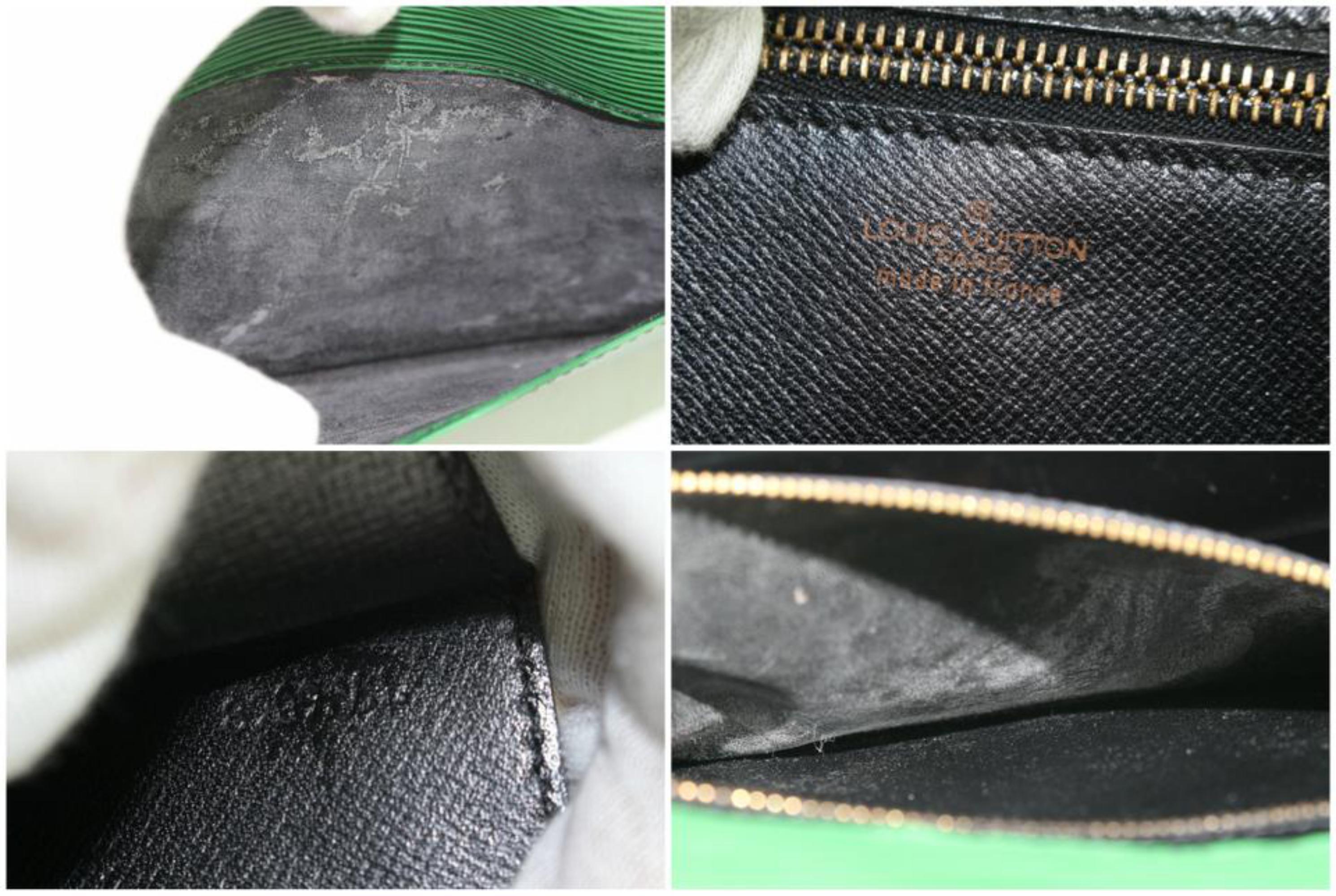 Louis Vuitton Green Pochette Clutch Epi Borneo Art Deco Envelope 18lz1106 Wallet In Good Condition For Sale In Forest Hills, NY