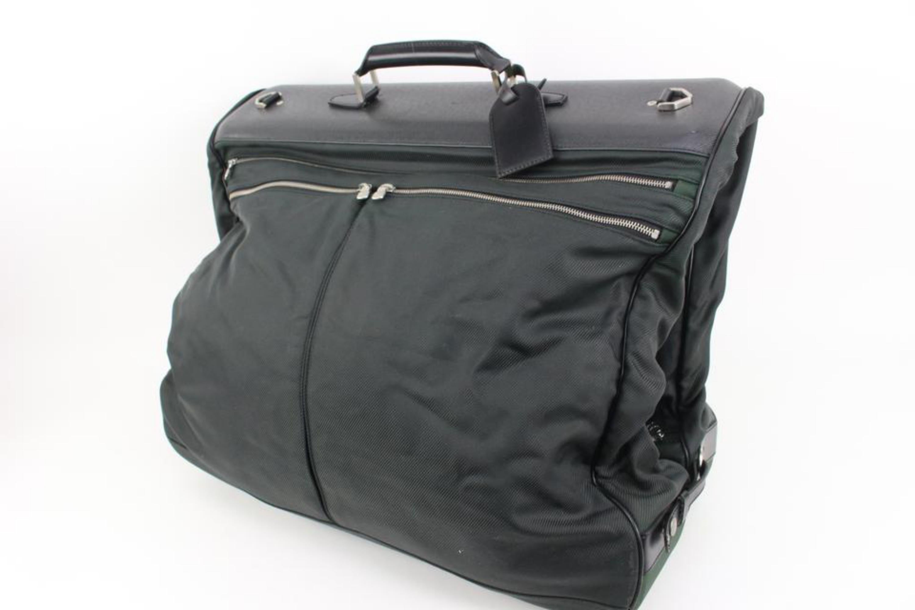 Louis Vuitton Green Santore Ardoise Garment Travel Bag 46lk324s
Date Code/Serial Number: BA0050
Made In: France
Measurements: Length:  23