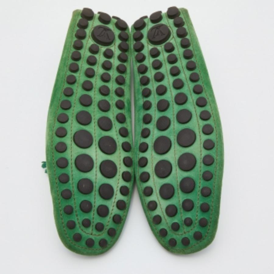 Louis Vuitton - Imola Slip On Loafers en daim vert - Taille 41.5 en vente 3