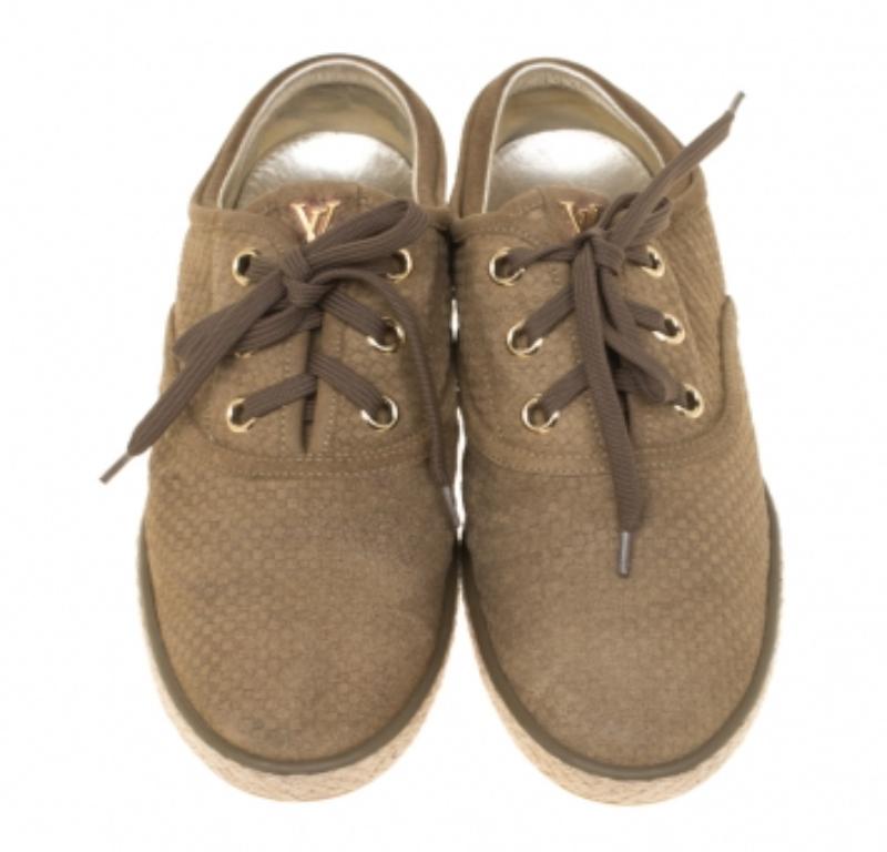 Louis Vuitton - Baskets espadrilles Petit Damier en daim vert, taille 38 Bon état - En vente à Dubai, Al Qouz 2