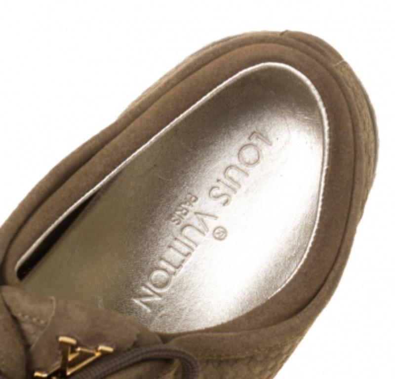 Louis Vuitton - Baskets espadrilles Petit Damier en daim vert, taille 38 Pour femmes en vente