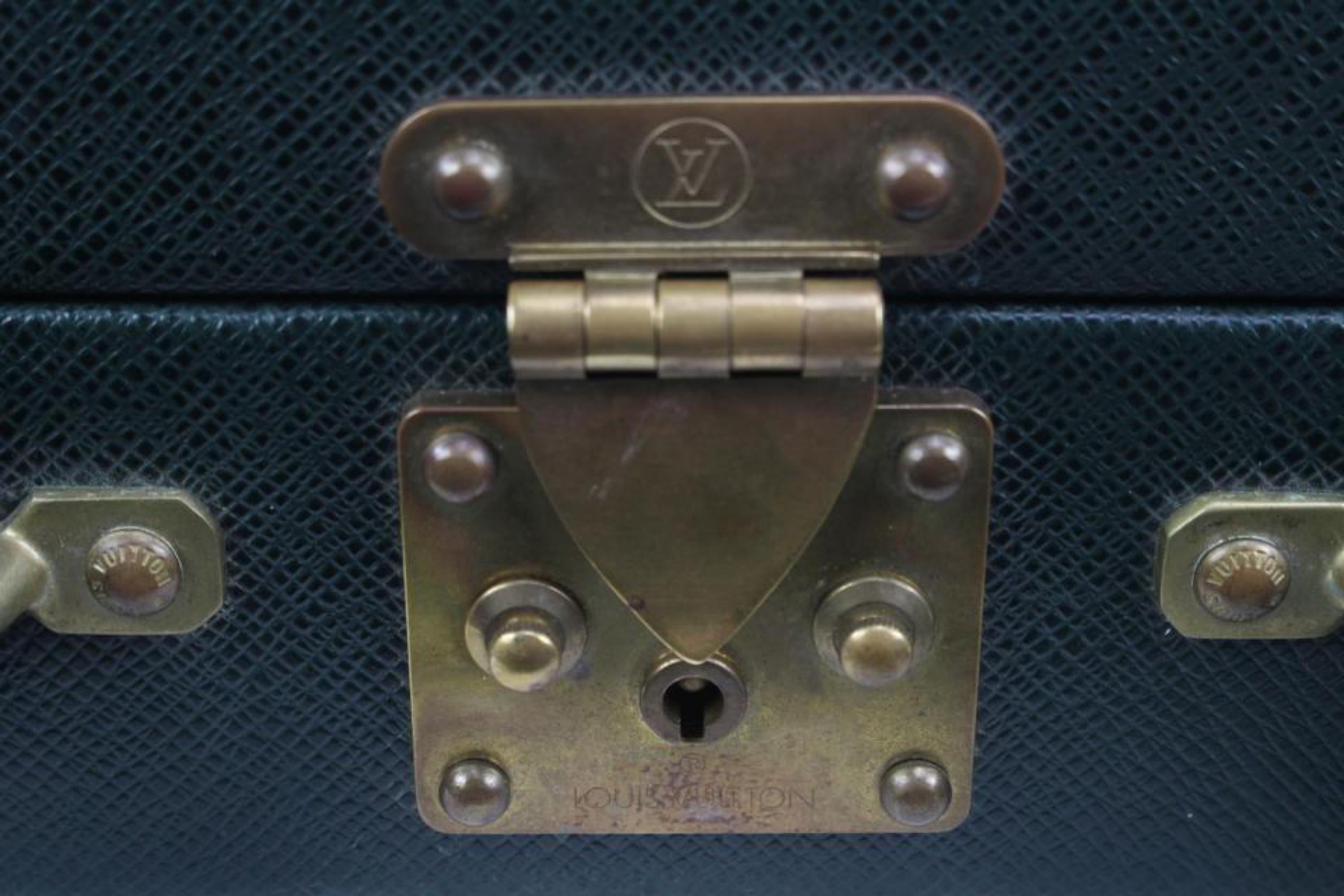 Women's Louis Vuitton Green Taiga Diplomat Briefcase Hard Trunk 89lk323s
