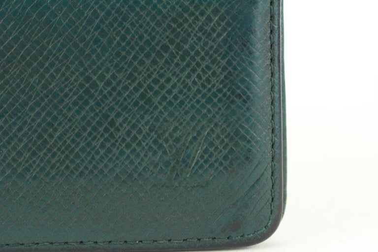 Louis Vuitton ID Bifold Wallet - Epicea Green Taiga Leather – PROVENANCE