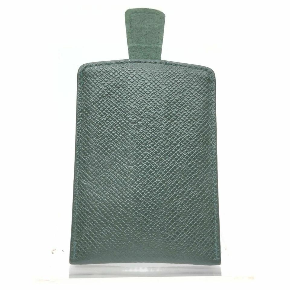 Women's Louis Vuitton Green Taiga Leather Card Case Etui Cartes De Visite Toilette  For Sale