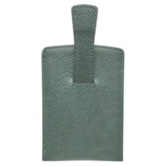 Louis Vuitton Grünes Taiga Leder Kartenetui Etui Cartes De Visite Toilette aus Leder