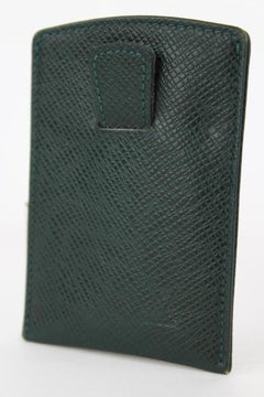 Louis Vuitton Green Taiga Leather Card Holder 15lvs1231