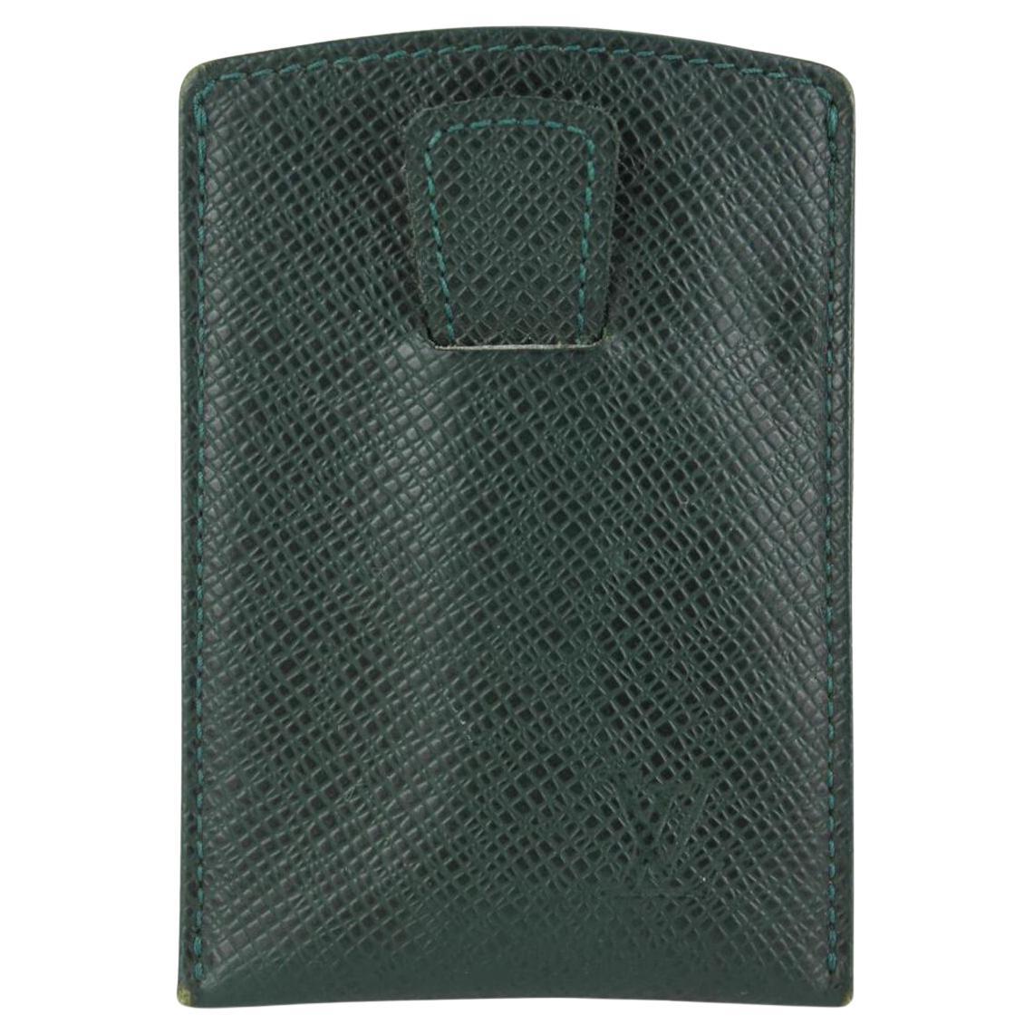 Louis Vuitton Green Taiga Leather Card Holder 15lvs1231