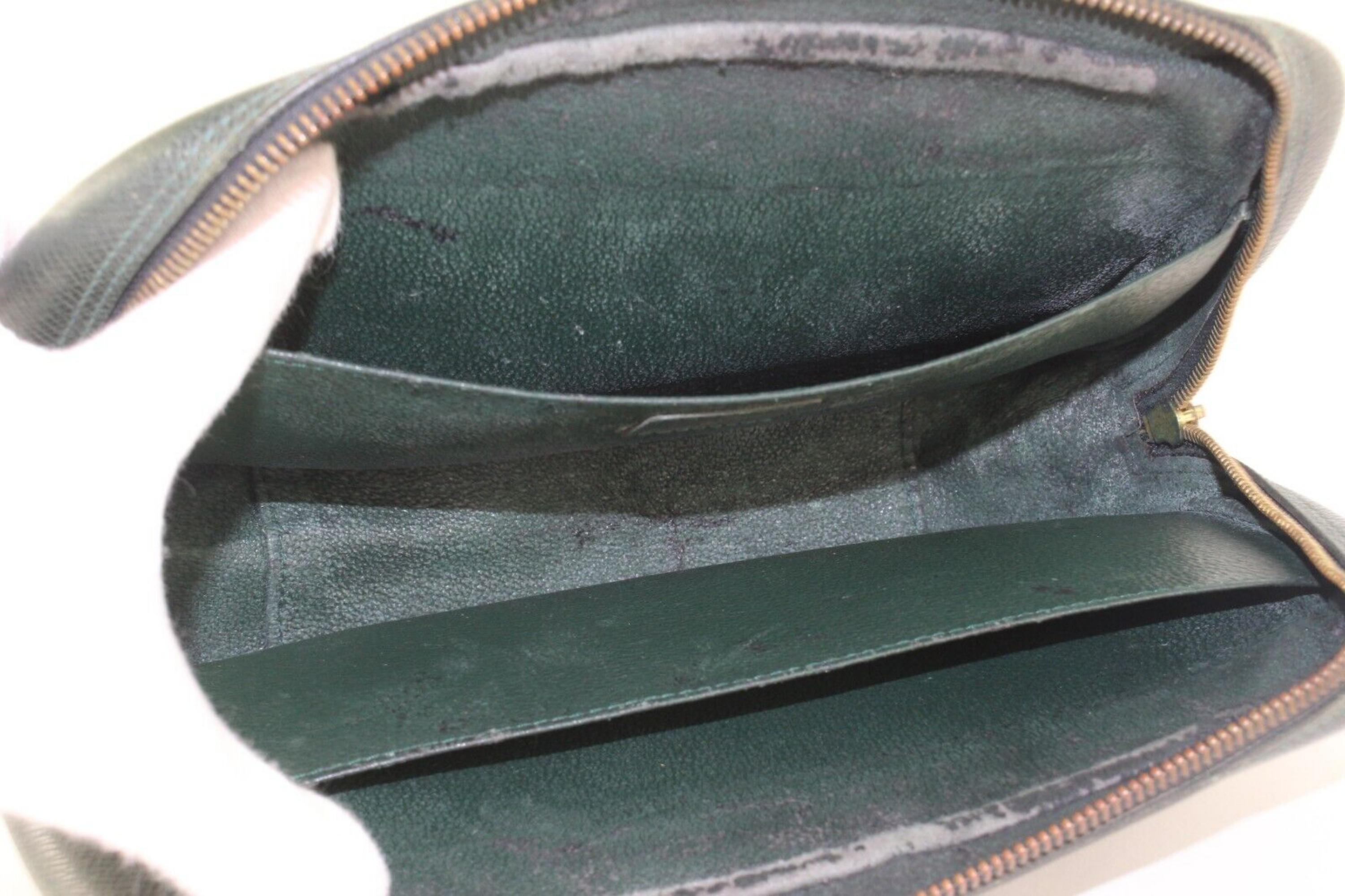 Louis Vuitton Green Taiga Leather Cosmetic Pouch Trousse 9LK0425 For Sale 5