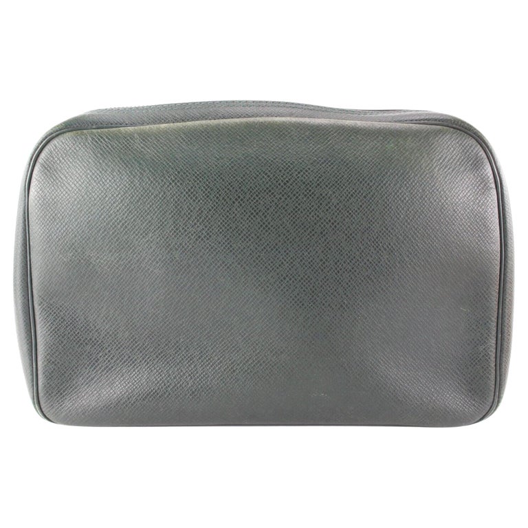 Louis Vuitton Green Taiga Leather Cosmetic Pouch Trousse 9LK0425 For Sale  at 1stDibs