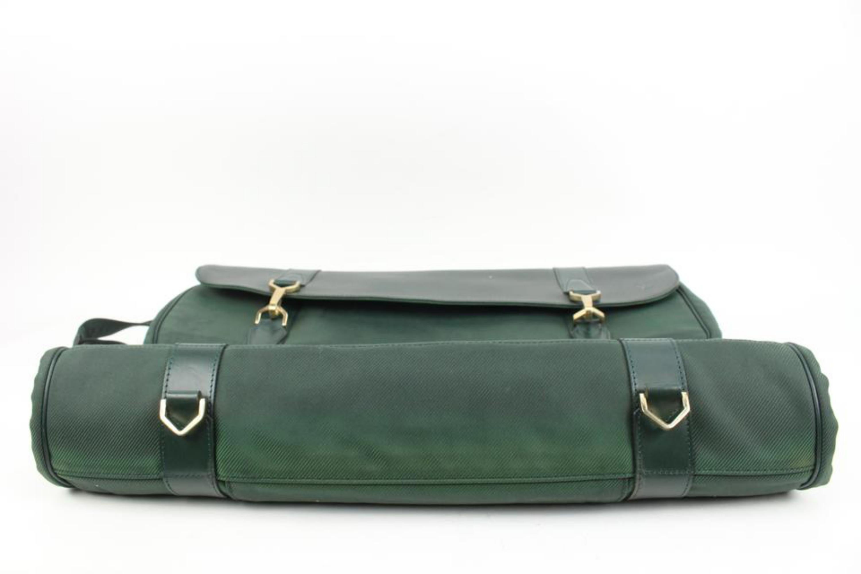 Louis Vuitton Green Taiga Leather Gibeciere Garment Porte Cabine 45lk5 5