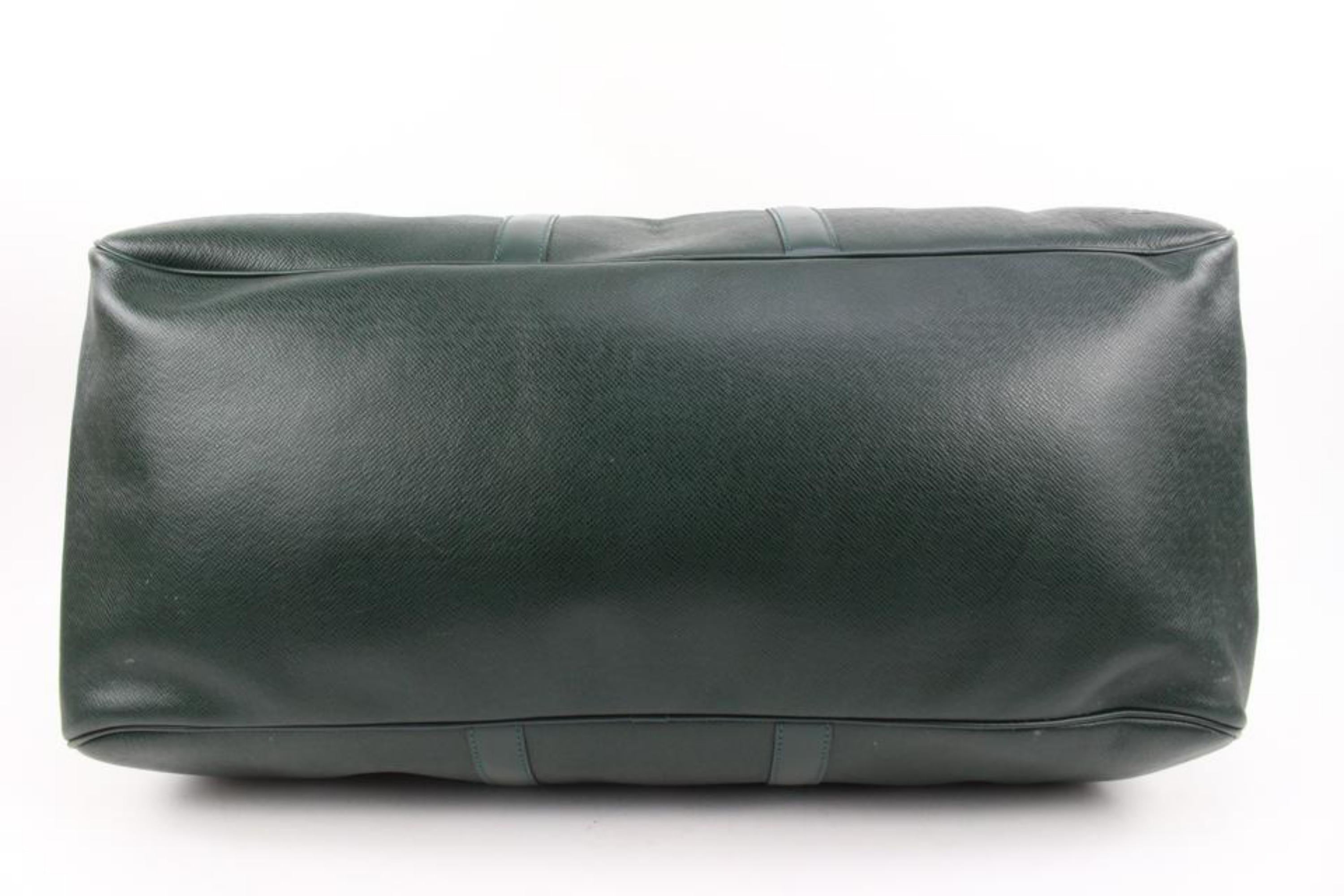 Louis Vuitton Green Taiga Leather Kendall GM Duffle Bag Keepall 19lv223s In Good Condition In Dix hills, NY