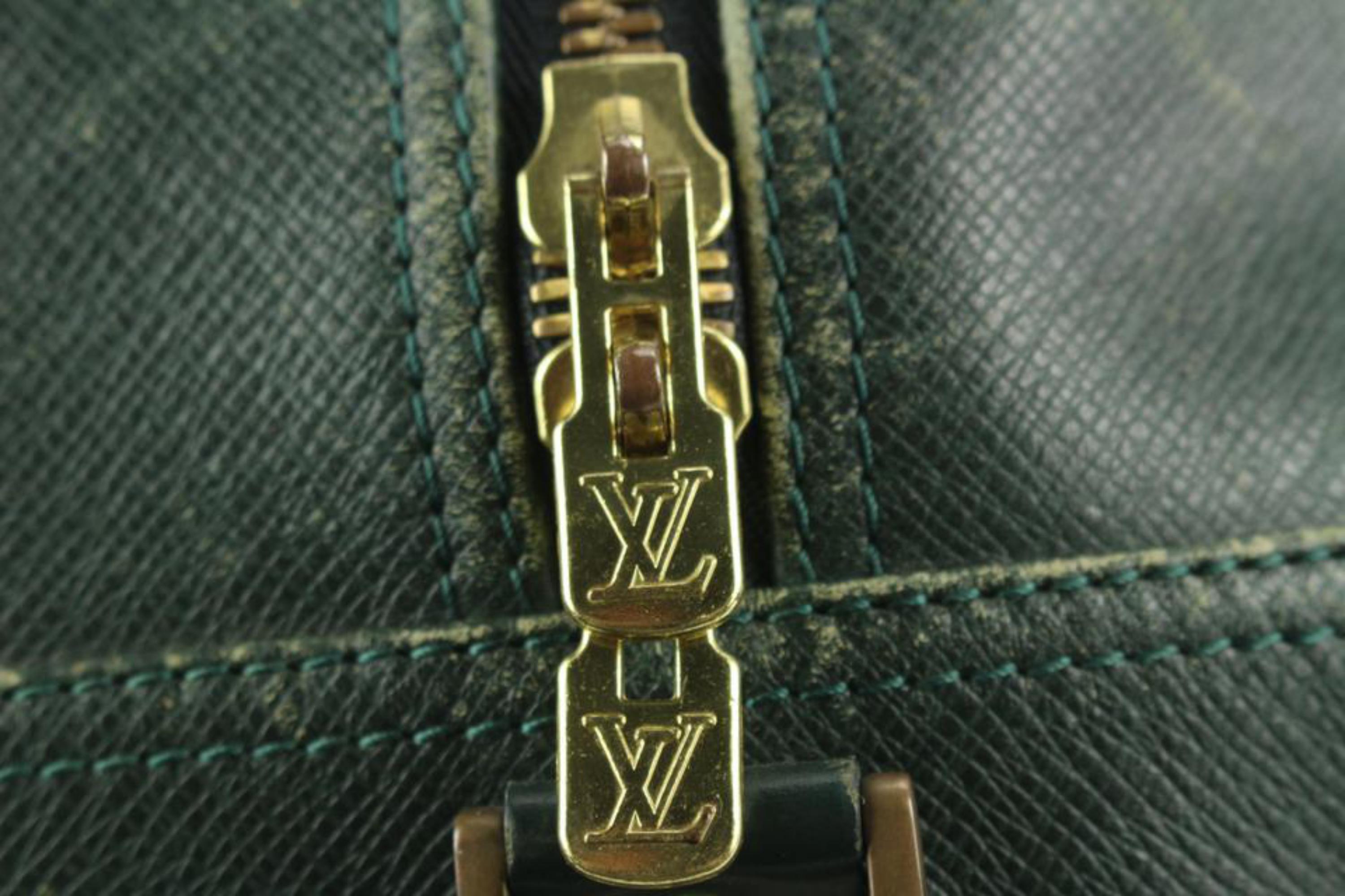 Women's Louis Vuitton Green Taiga Leather Kendall PM Keepall Duffle 24LV2