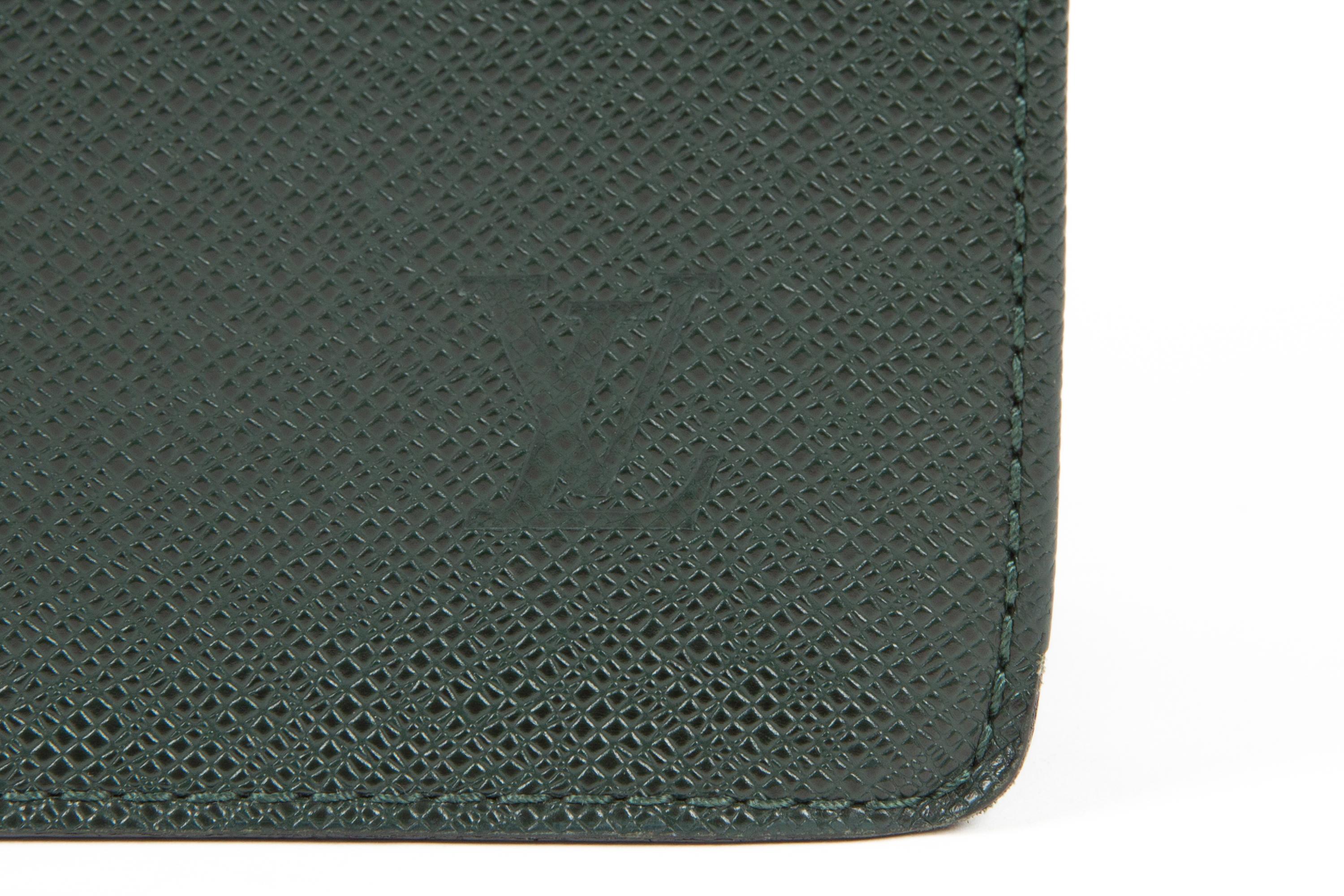 Louis Vuitton Green Taiga Leather Laguito Briefcase Bag For Sale 2