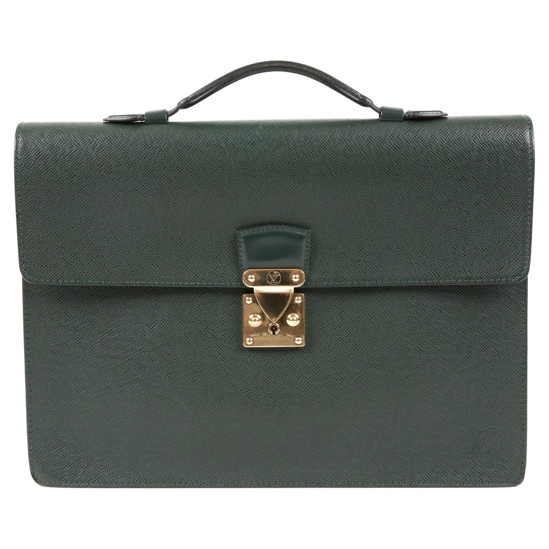 Grüne Taiga Laguito Aktentasche/Tasche aus Leder von Louis Vuitton