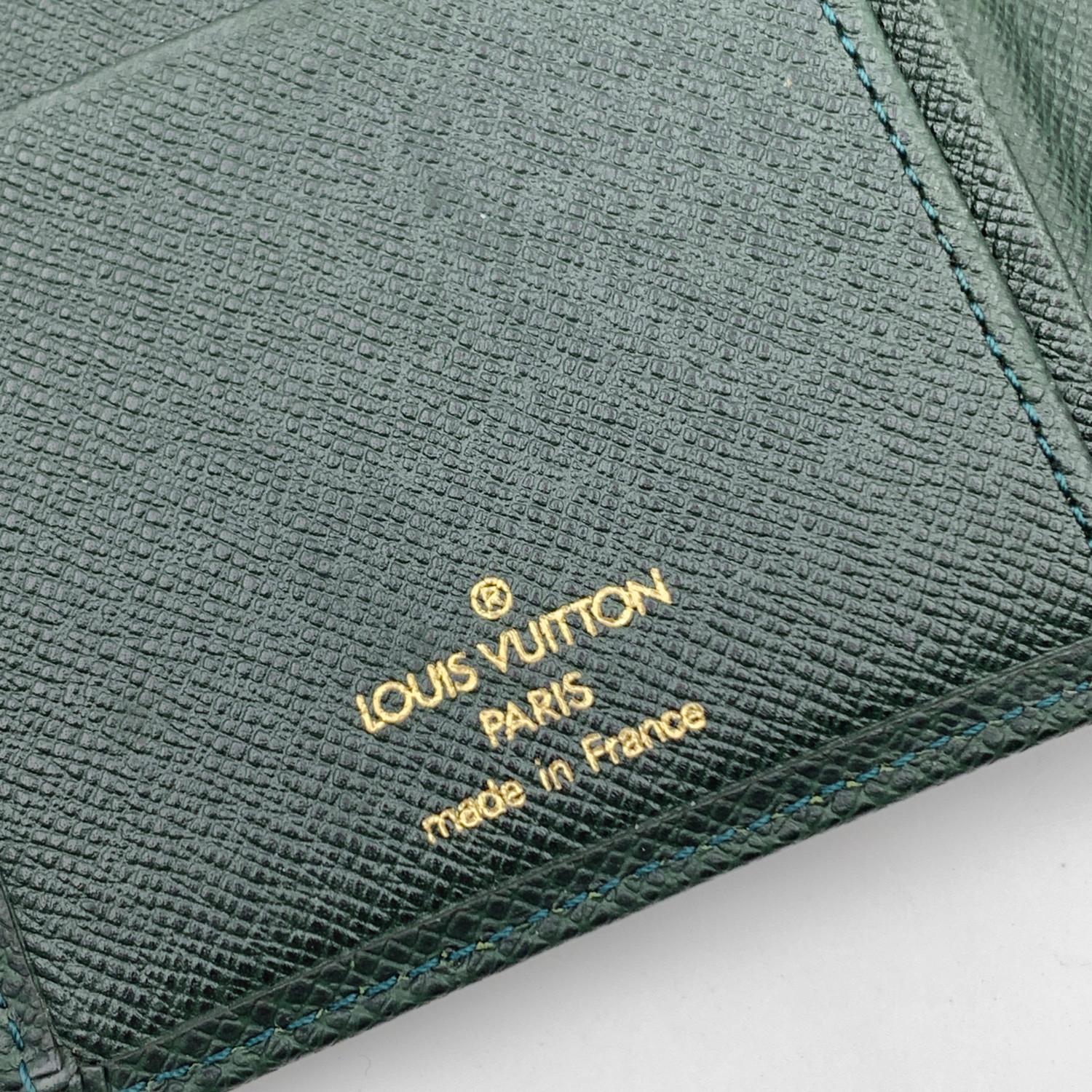 Louis Vuitton Green Taiga Leather Porte Chequier Checkbook Wallet In Good Condition In Rome, Rome