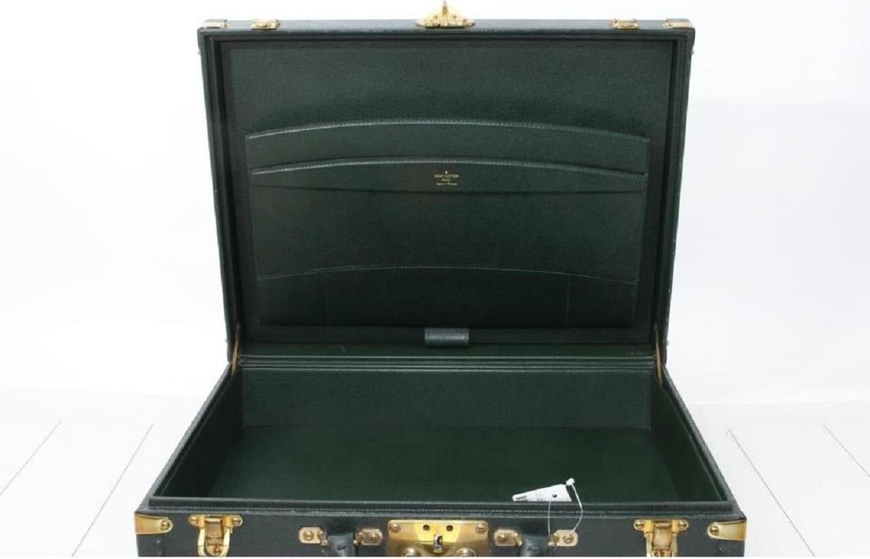 Noir Louis Vuitton Green Taiga Leather President Attache Briefcase 3lva121 en vente
