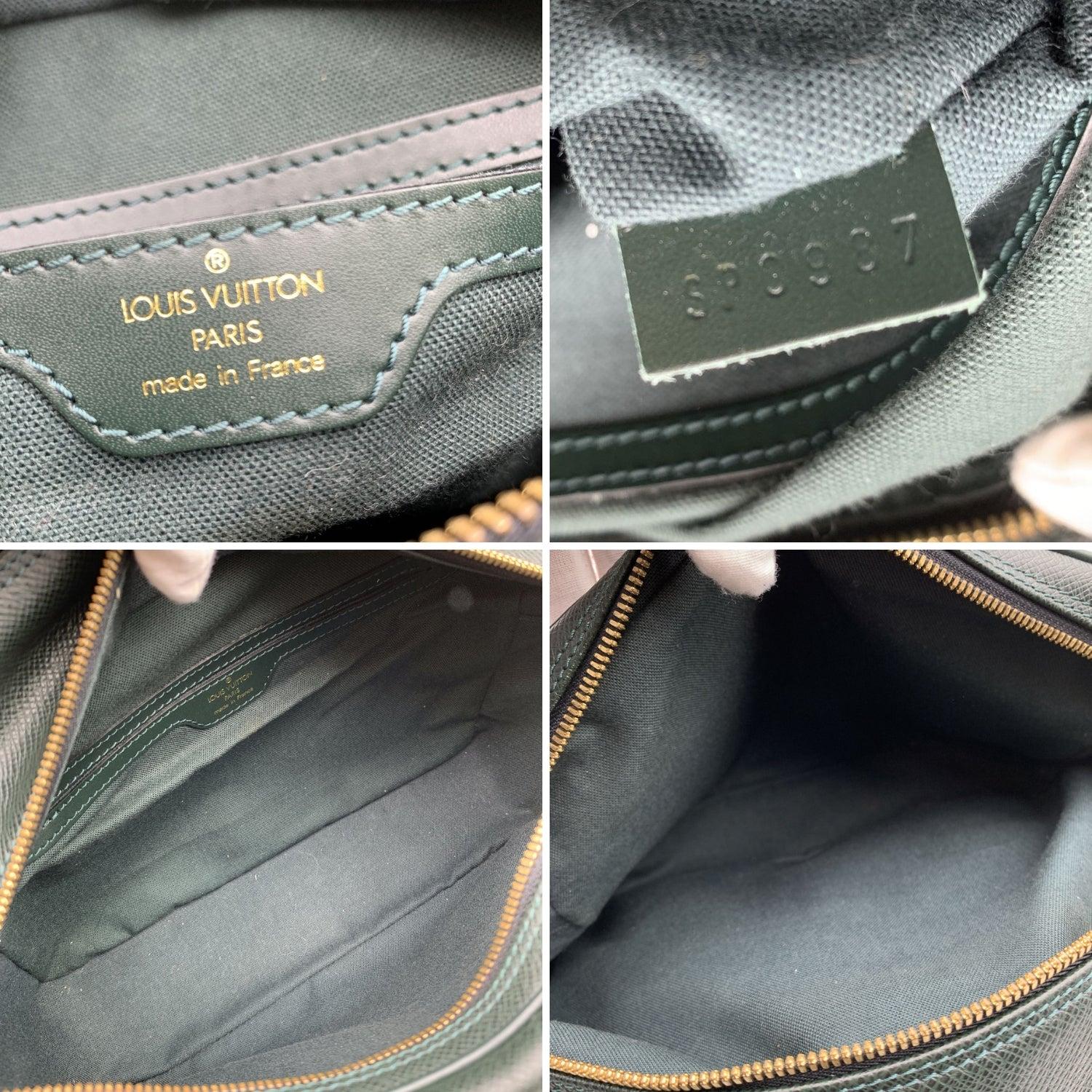 Louis Vuitton Green Taiga Leather Reporter PM Messenger Bag For Sale 1