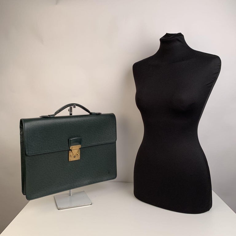 LOUIS VUITTON Louis Vuitton Green Taiga Leather Robusto 1 Compartment  Briefcase, Green Men's Handbag