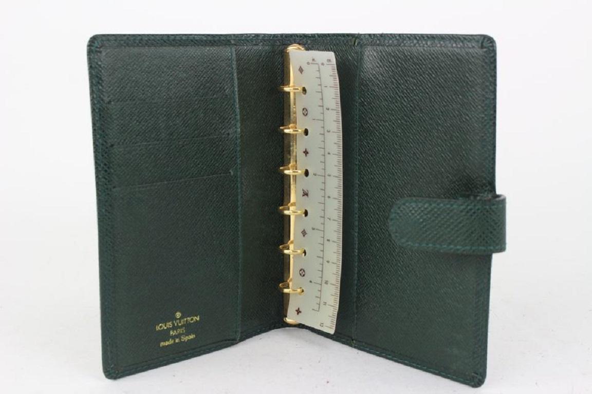 Louis Vuitton Green Taiga Leather Small Ring Agenda PM 106lv727 In Good Condition In Dix hills, NY
