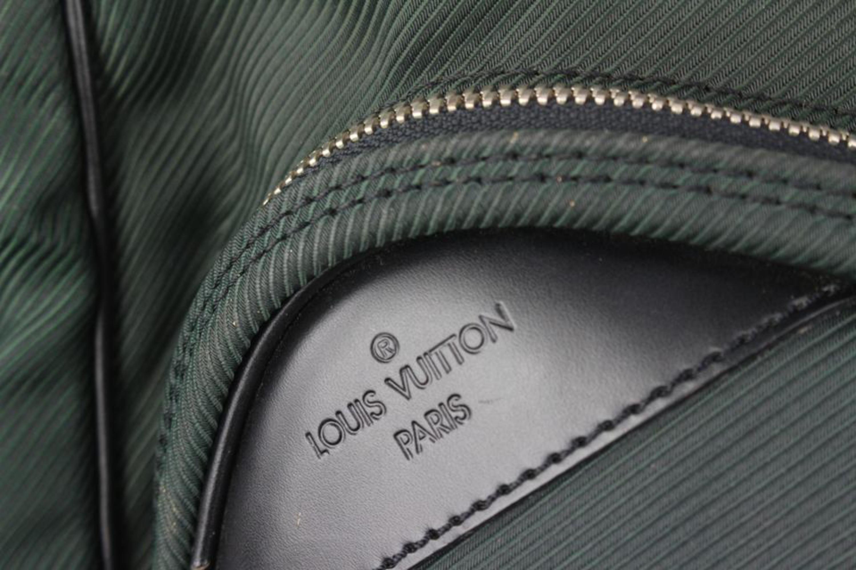 Black Louis Vuitton Green Taiga Leather x Nylon Santore Ardoise Garment Travel s329lk1