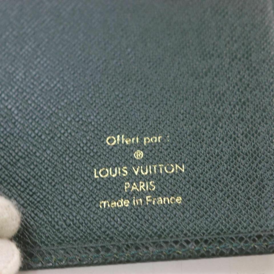 Louis Vuitton Green Taiga Long Wallet Diary Cover Agenda 860975 In Good Condition In Dix hills, NY
