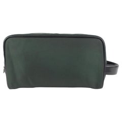 Louis Vuitton - Pochette à cosmétiques Palana en nylon vert Taiga 93lv2