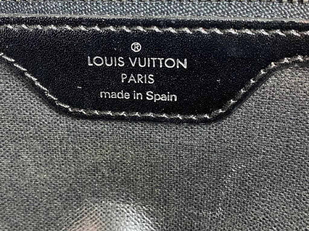 Women's Louis Vuitton Green Taiga Nylon Palana Cosmetic Pouch Toiletry Case 18LV0 For Sale