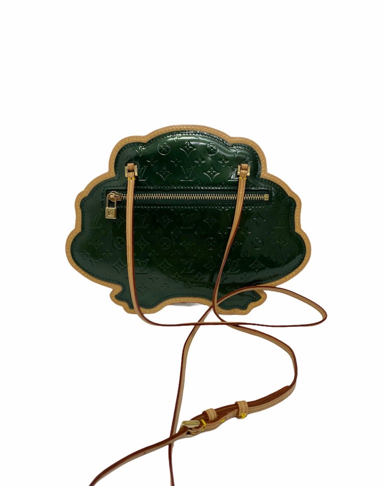Louis Vuitton Green Vernice Conte De Fees Pochette Frog L.E. For Sale at  1stDibs