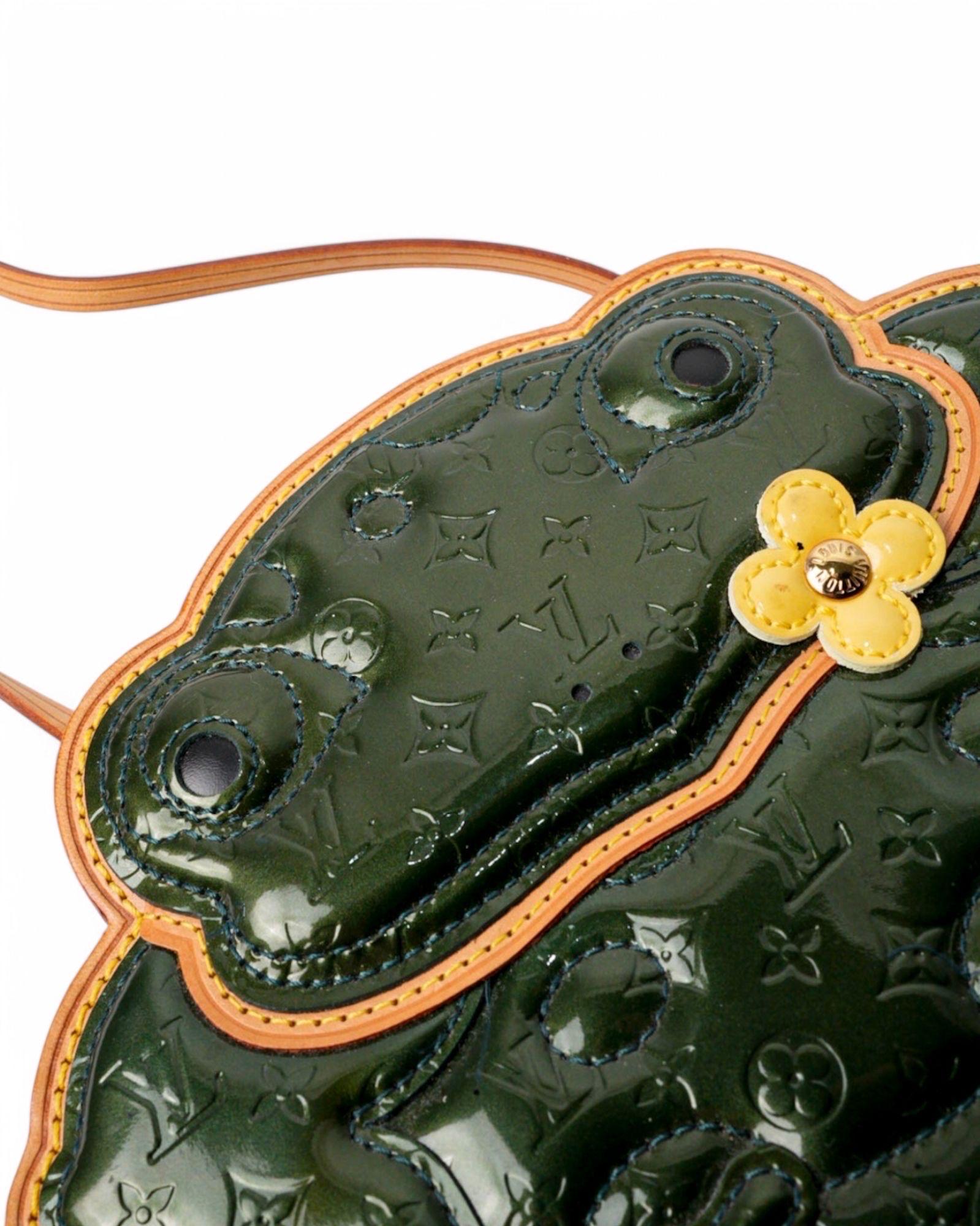 louis vuitton frog bag