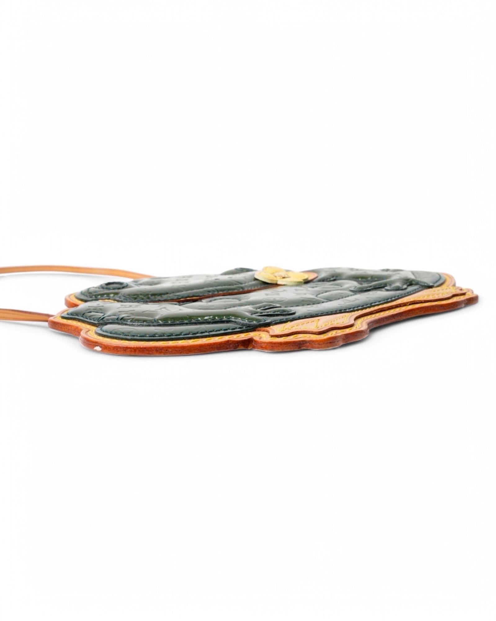 Louis Vuitton Green Vernice Conte De Fees Pochette Frog L.E. For Sale 1