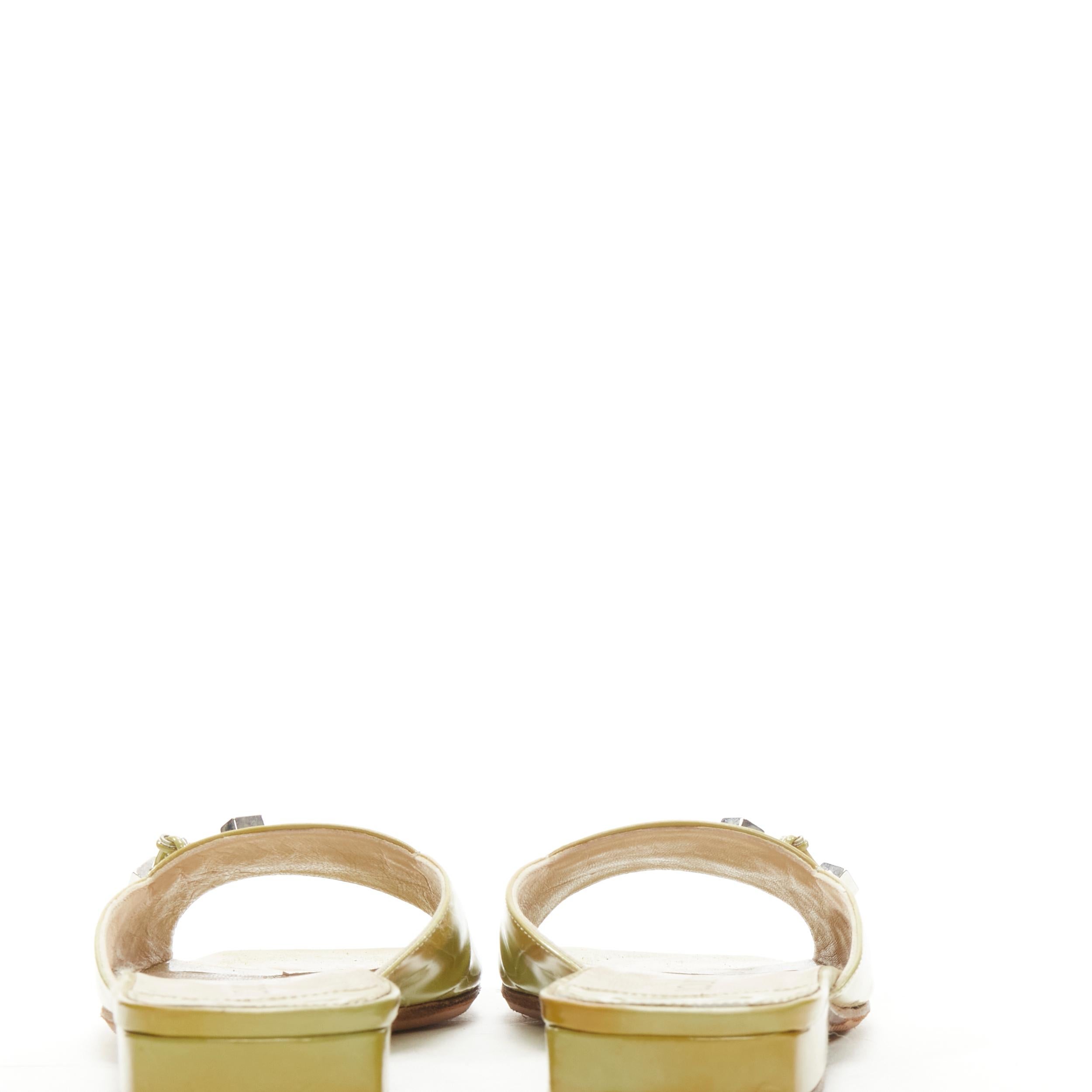 Chausssures à talons carrés Louis Vuitton en cuir poli jaune vert à bouts carrés EU37 en vente 1